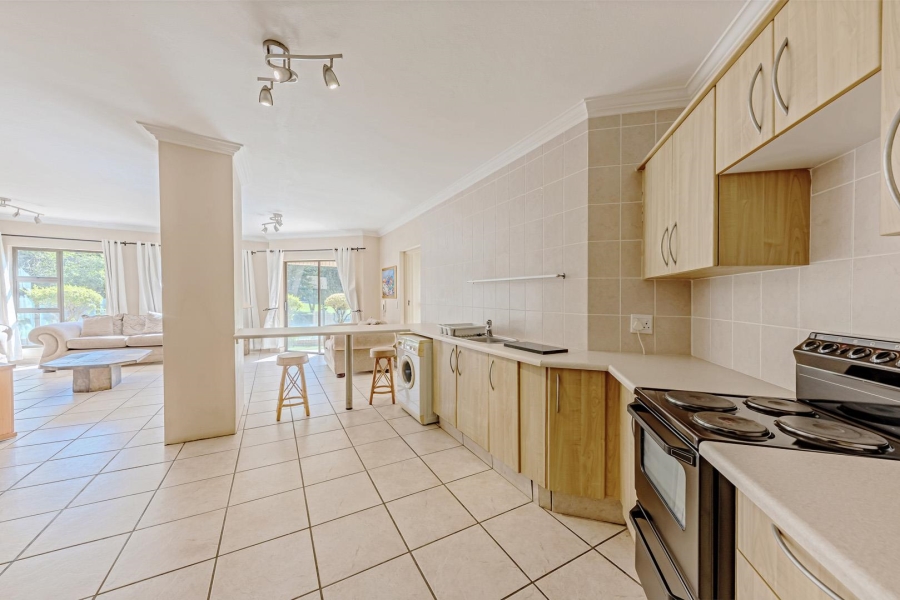 5 Bedroom Property for Sale in Featherbrooke Estate Gauteng