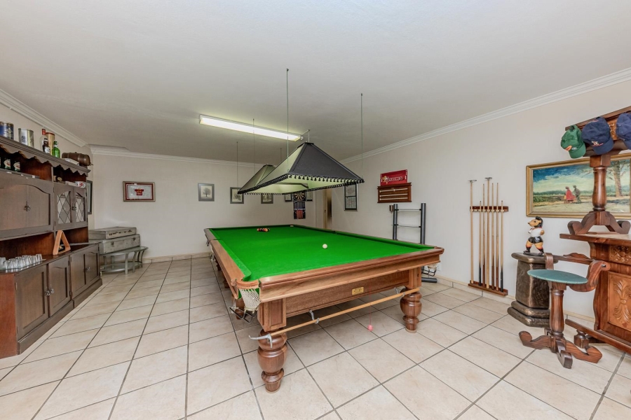 5 Bedroom Property for Sale in Featherbrooke Estate Gauteng