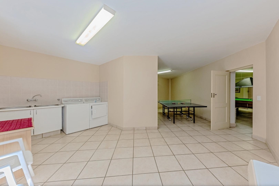 5 Bedroom Property for Sale in Featherbrooke Estate Gauteng