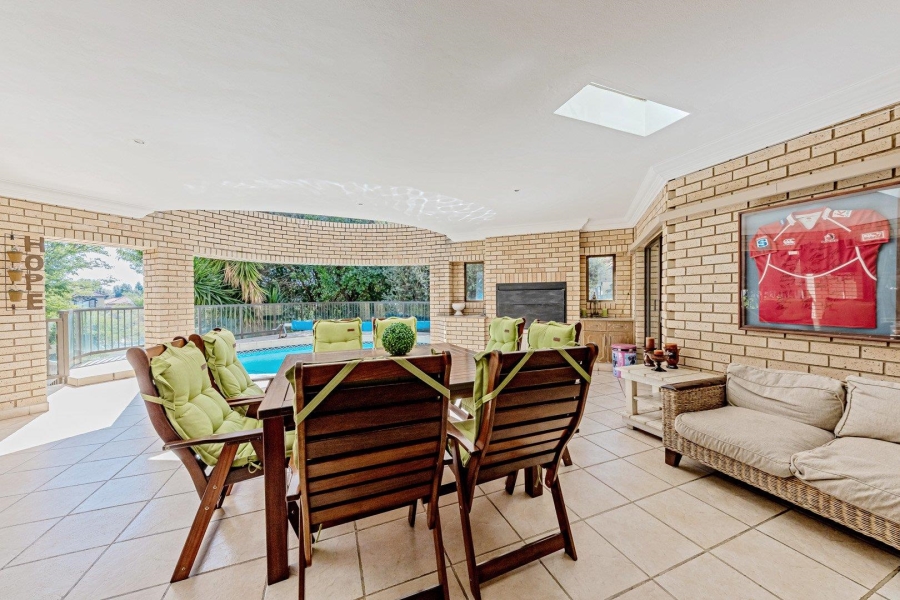 5 Bedroom Property for Sale in Featherbrooke Estate Gauteng