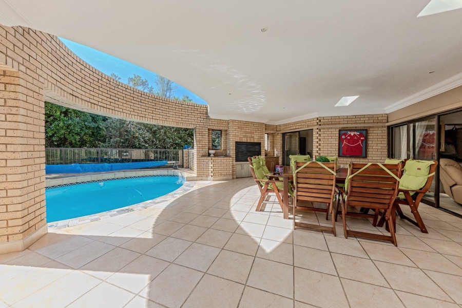 5 Bedroom Property for Sale in Featherbrooke Estate Gauteng