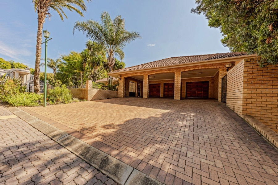 5 Bedroom Property for Sale in Featherbrooke Estate Gauteng