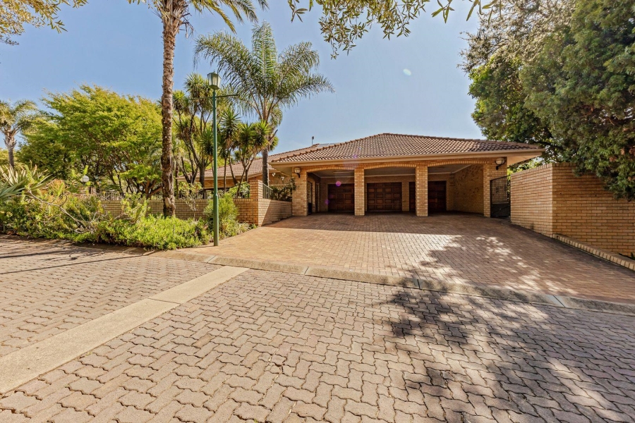 5 Bedroom Property for Sale in Featherbrooke Estate Gauteng