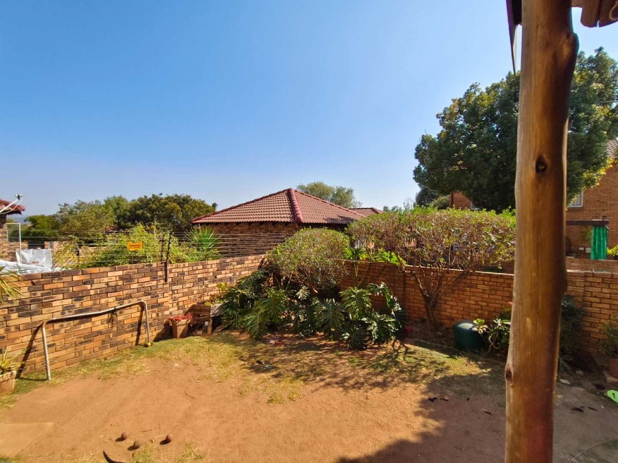 To Let 3 Bedroom Property for Rent in Honeydew Ridge Gauteng