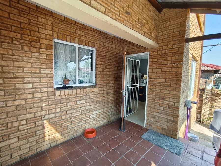 To Let 3 Bedroom Property for Rent in Honeydew Ridge Gauteng