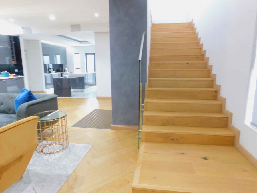 To Let 3 Bedroom Property for Rent in Bryanston Gauteng