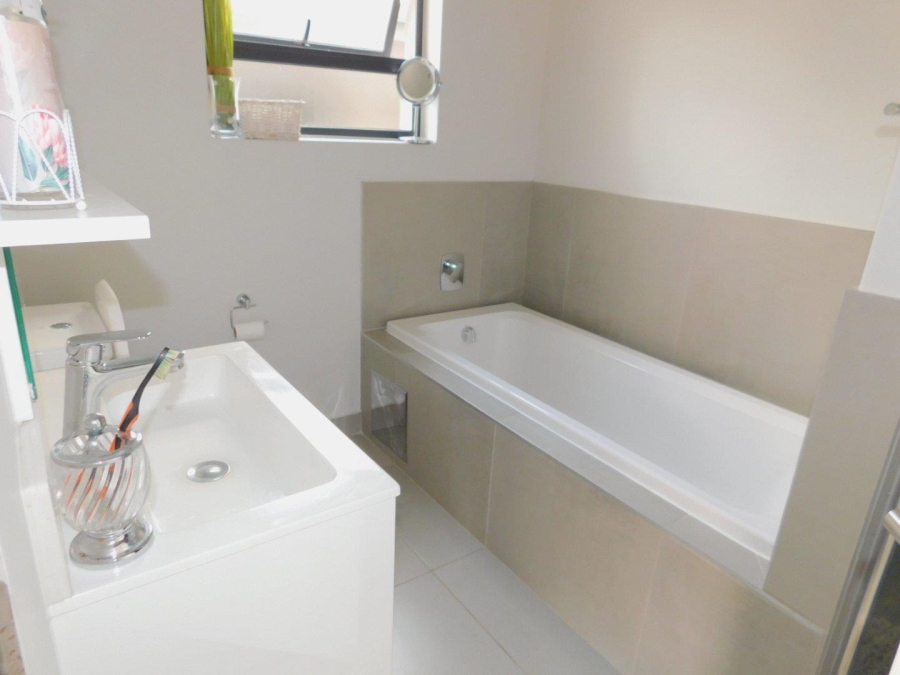 To Let 2 Bedroom Property for Rent in Morningside Gauteng