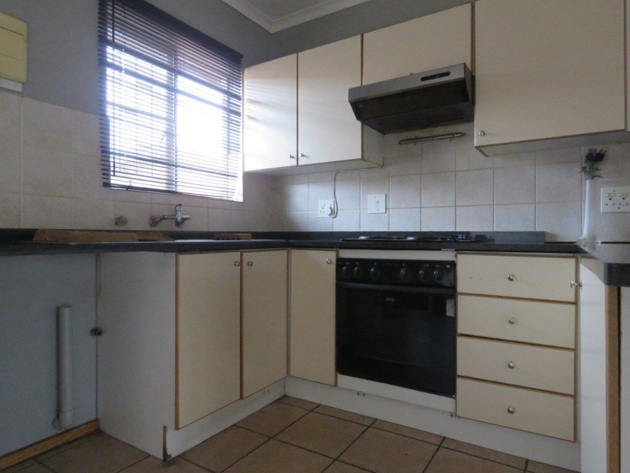 3 Bedroom Property for Sale in Die Hoewes Gauteng