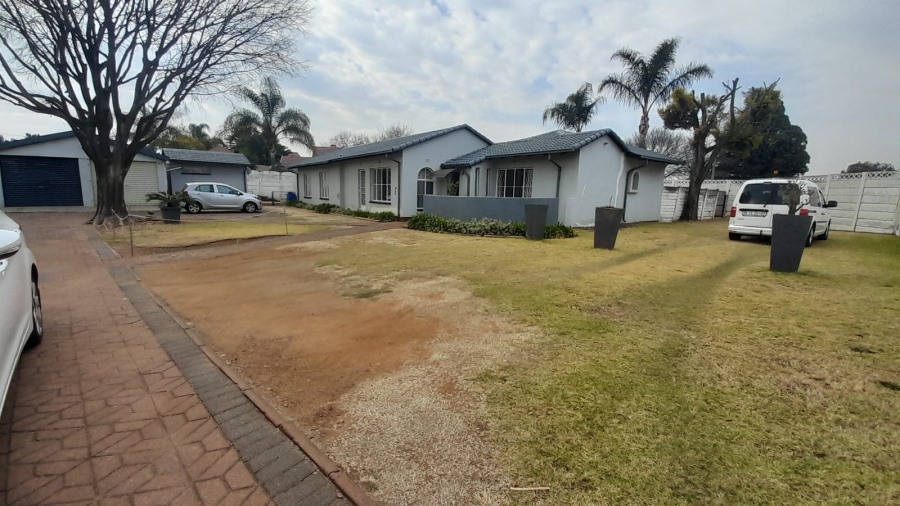 3 Bedroom Property for Sale in Van Riebeeck Park Gauteng