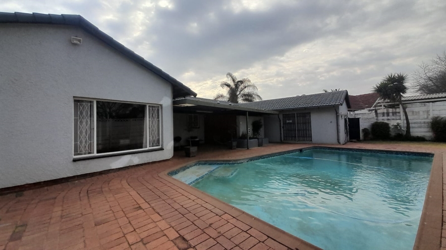 3 Bedroom Property for Sale in Van Riebeeck Park Gauteng