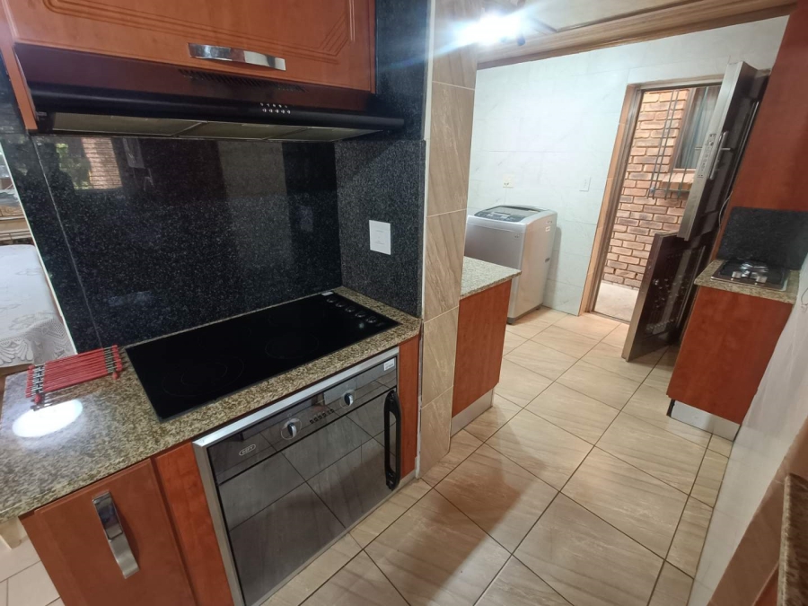 5 Bedroom Property for Sale in The Reeds Gauteng
