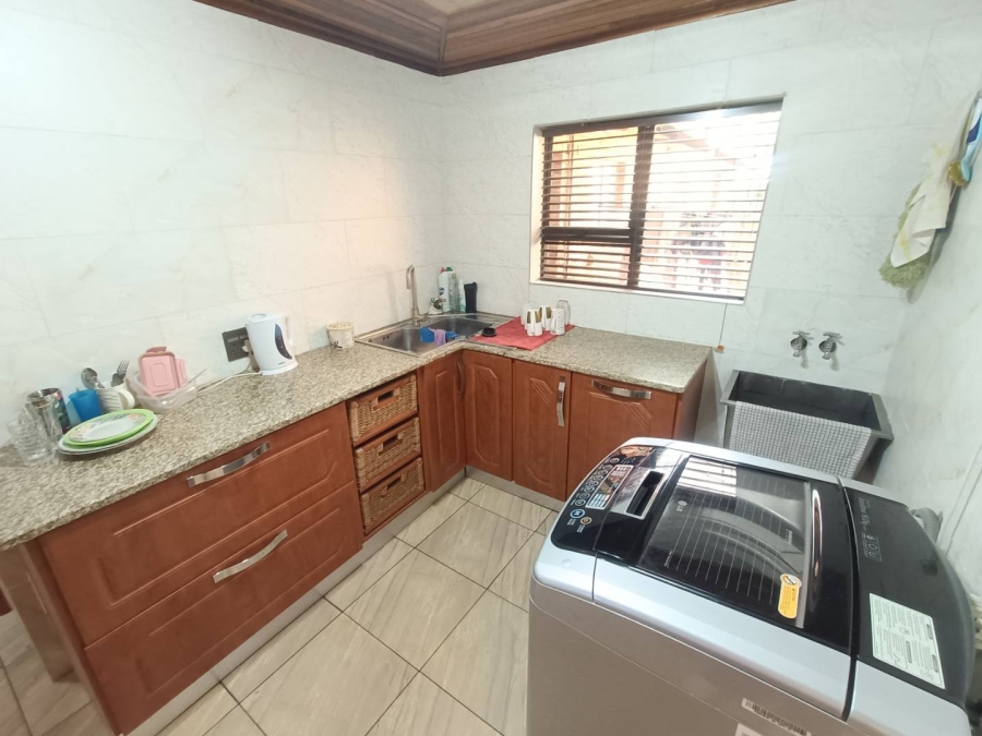 5 Bedroom Property for Sale in The Reeds Gauteng