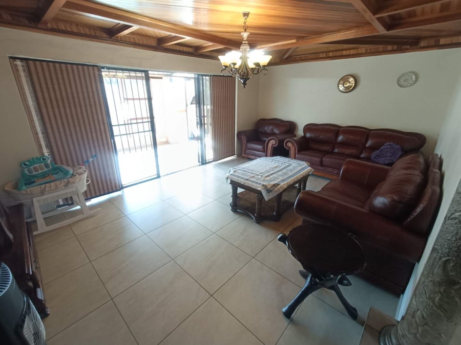 5 Bedroom Property for Sale in The Reeds Gauteng