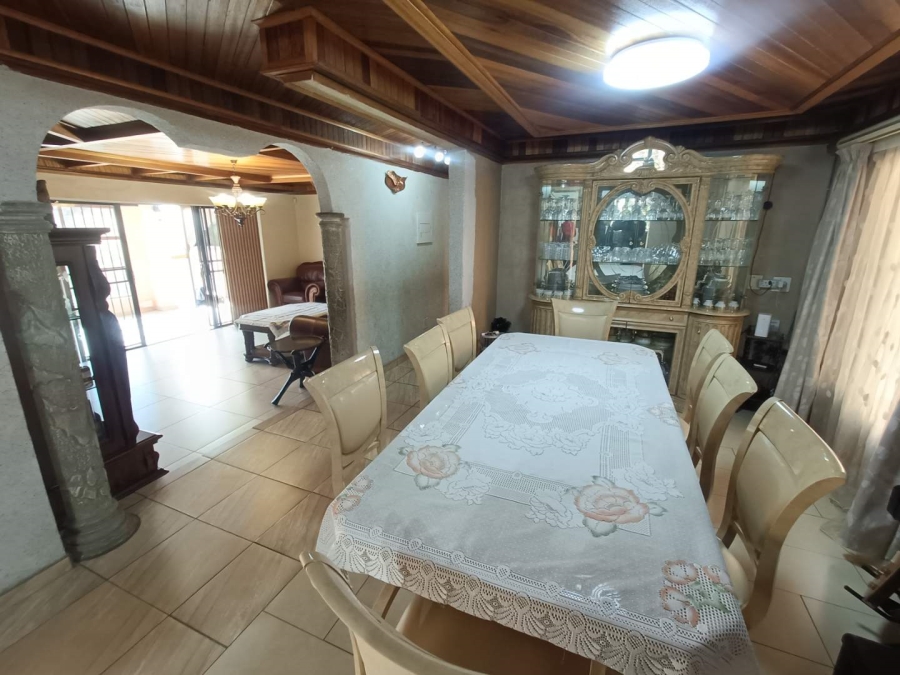 5 Bedroom Property for Sale in The Reeds Gauteng