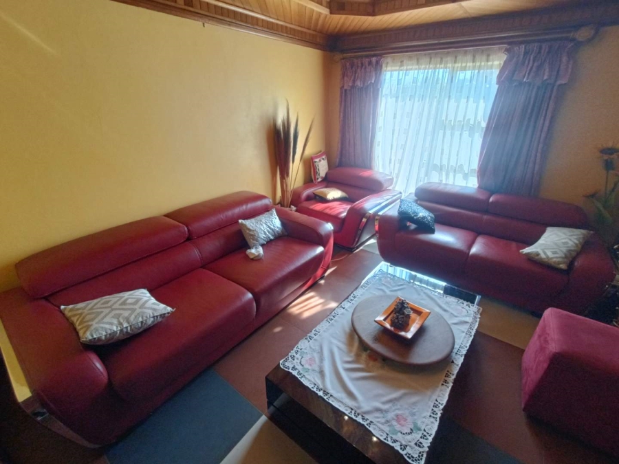 5 Bedroom Property for Sale in The Reeds Gauteng