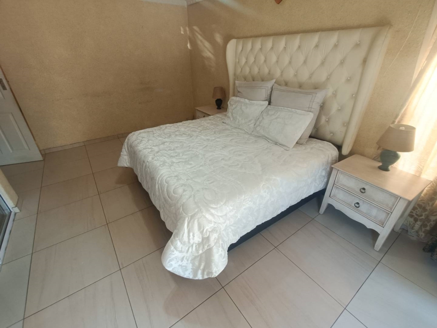 5 Bedroom Property for Sale in The Reeds Gauteng