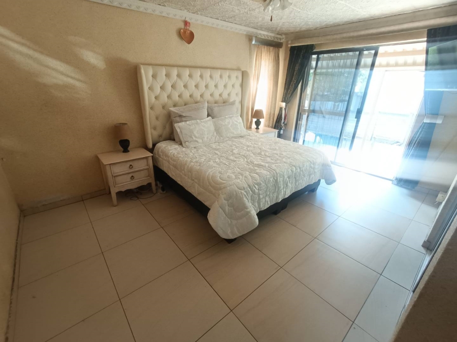 5 Bedroom Property for Sale in The Reeds Gauteng