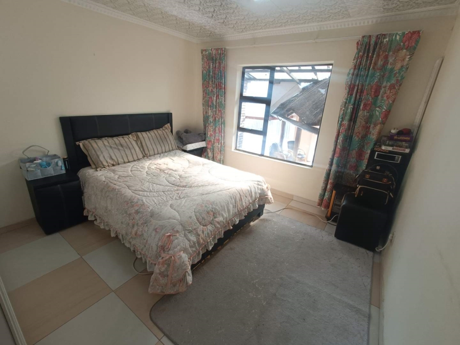 5 Bedroom Property for Sale in The Reeds Gauteng