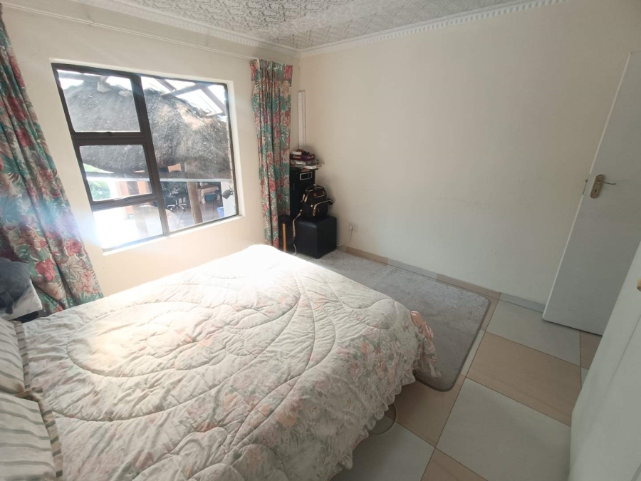 5 Bedroom Property for Sale in The Reeds Gauteng