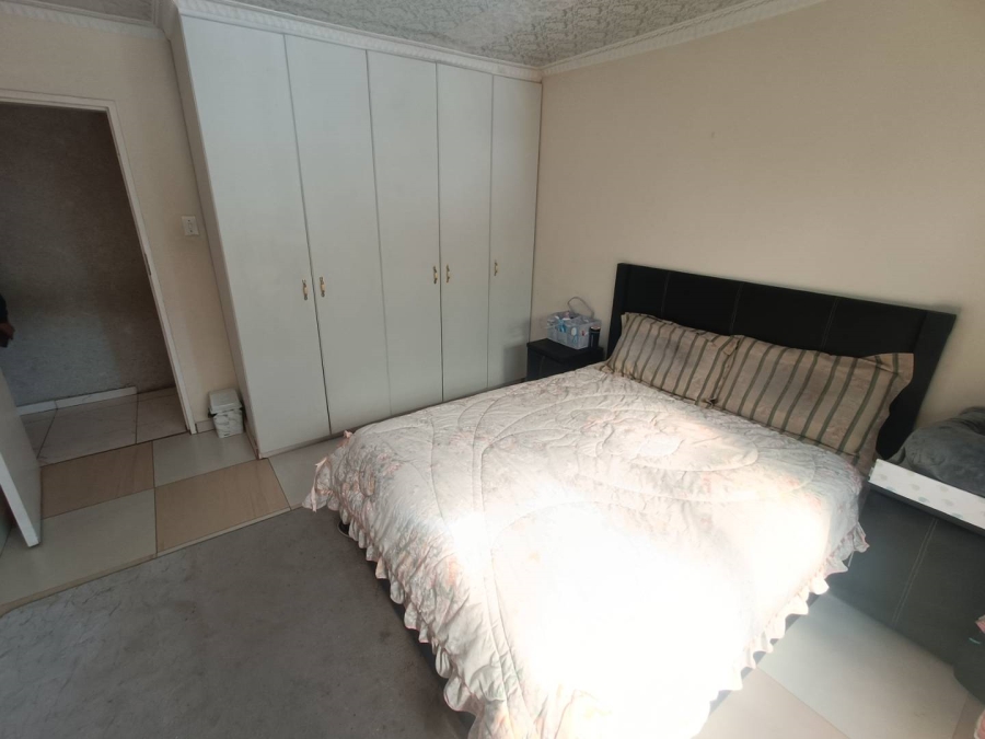 5 Bedroom Property for Sale in The Reeds Gauteng