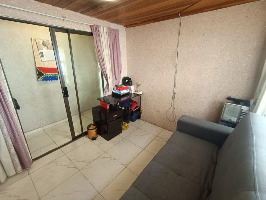 5 Bedroom Property for Sale in The Reeds Gauteng