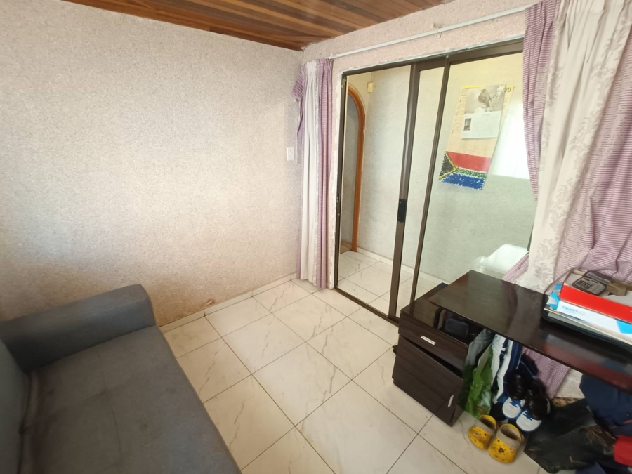 5 Bedroom Property for Sale in The Reeds Gauteng