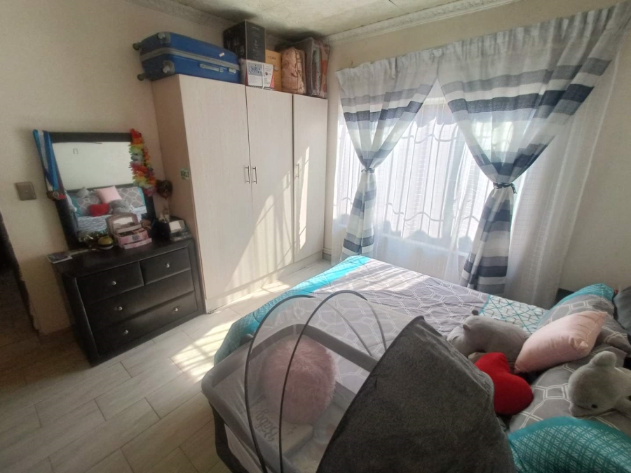 5 Bedroom Property for Sale in The Reeds Gauteng