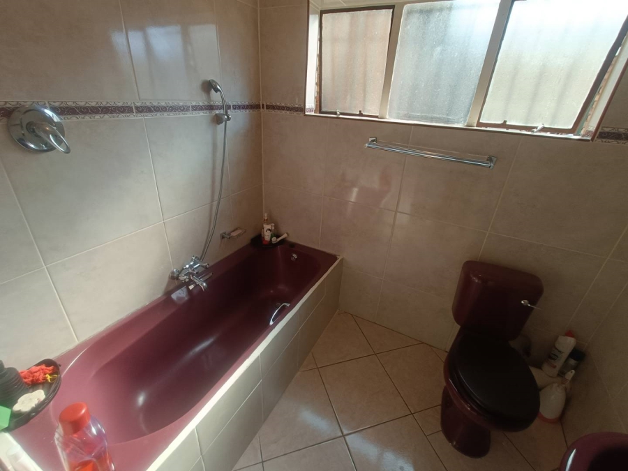 5 Bedroom Property for Sale in The Reeds Gauteng