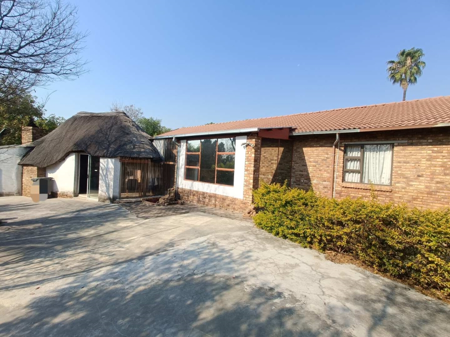 5 Bedroom Property for Sale in The Reeds Gauteng