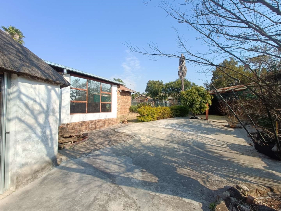 5 Bedroom Property for Sale in The Reeds Gauteng