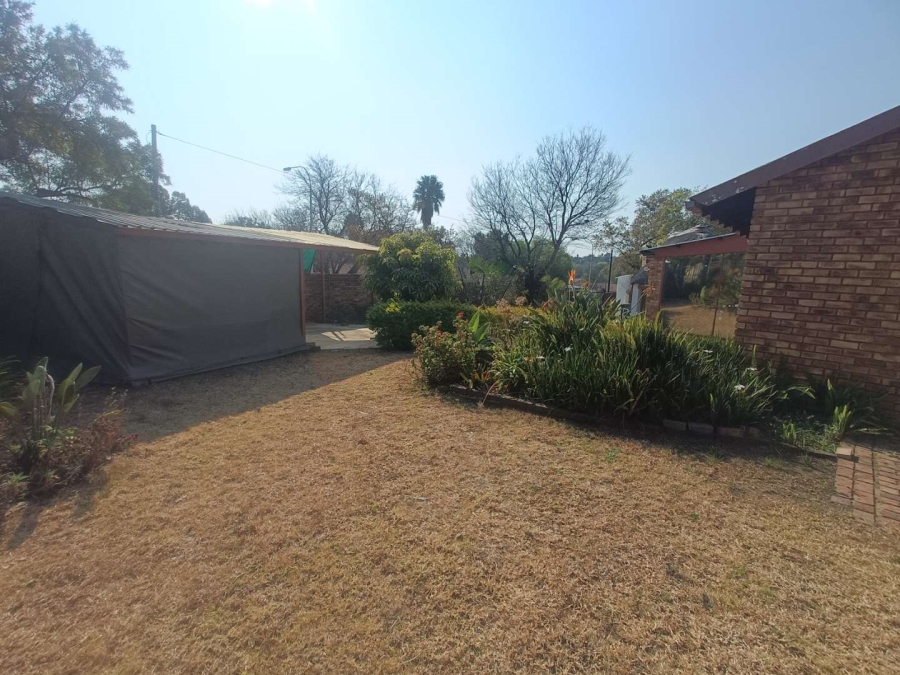 5 Bedroom Property for Sale in The Reeds Gauteng