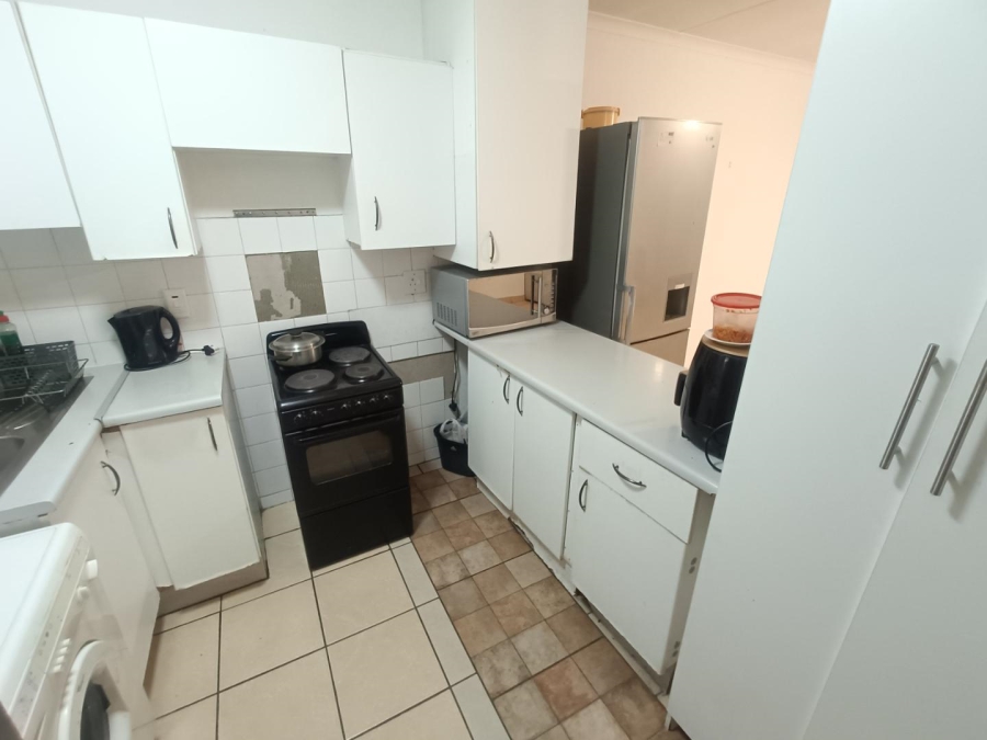3 Bedroom Property for Sale in Die Hoewes Gauteng
