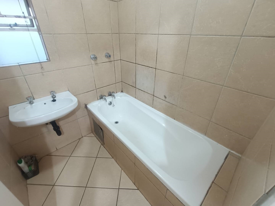 3 Bedroom Property for Sale in Die Hoewes Gauteng