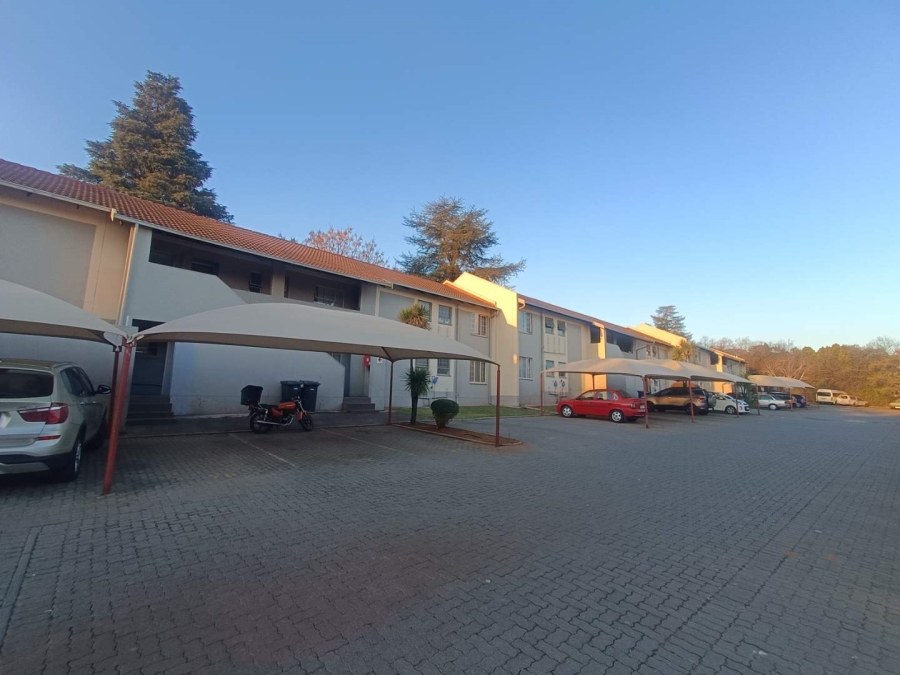 3 Bedroom Property for Sale in Die Hoewes Gauteng