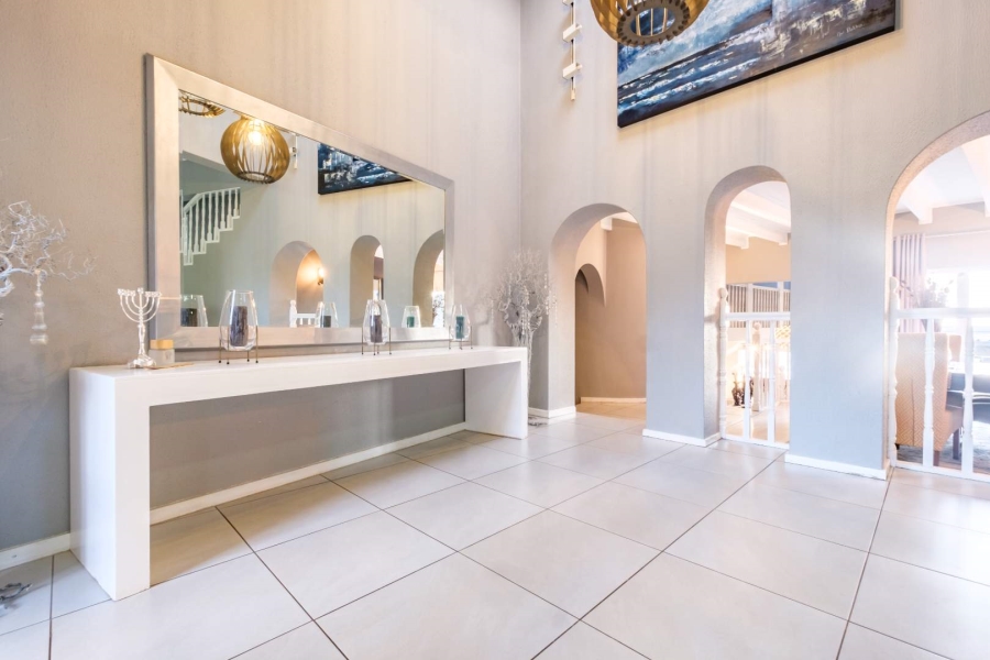 5 Bedroom Property for Sale in Glenvista Gauteng