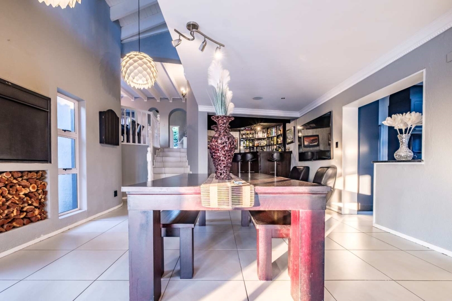 5 Bedroom Property for Sale in Glenvista Gauteng