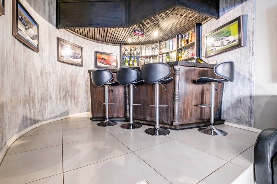 5 Bedroom Property for Sale in Glenvista Gauteng