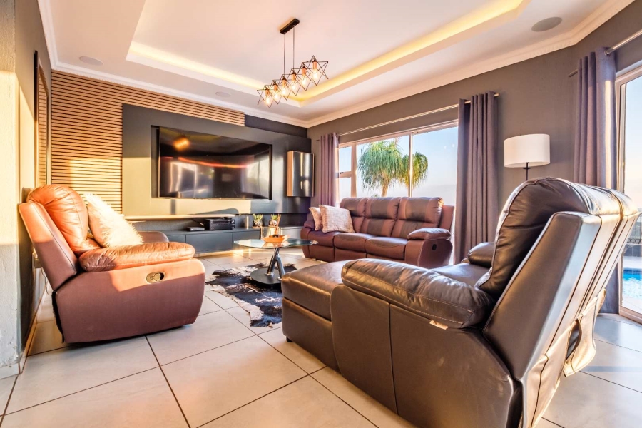 5 Bedroom Property for Sale in Glenvista Gauteng