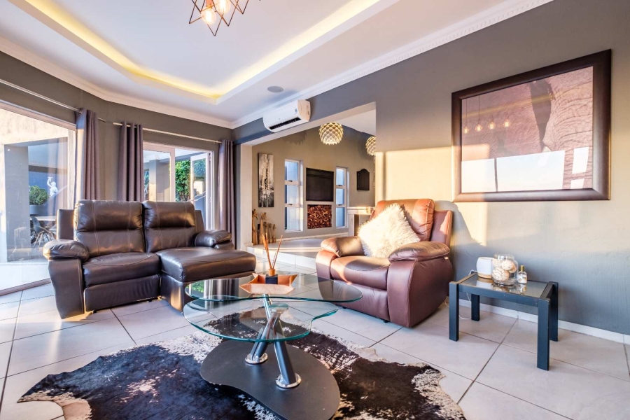 5 Bedroom Property for Sale in Glenvista Gauteng