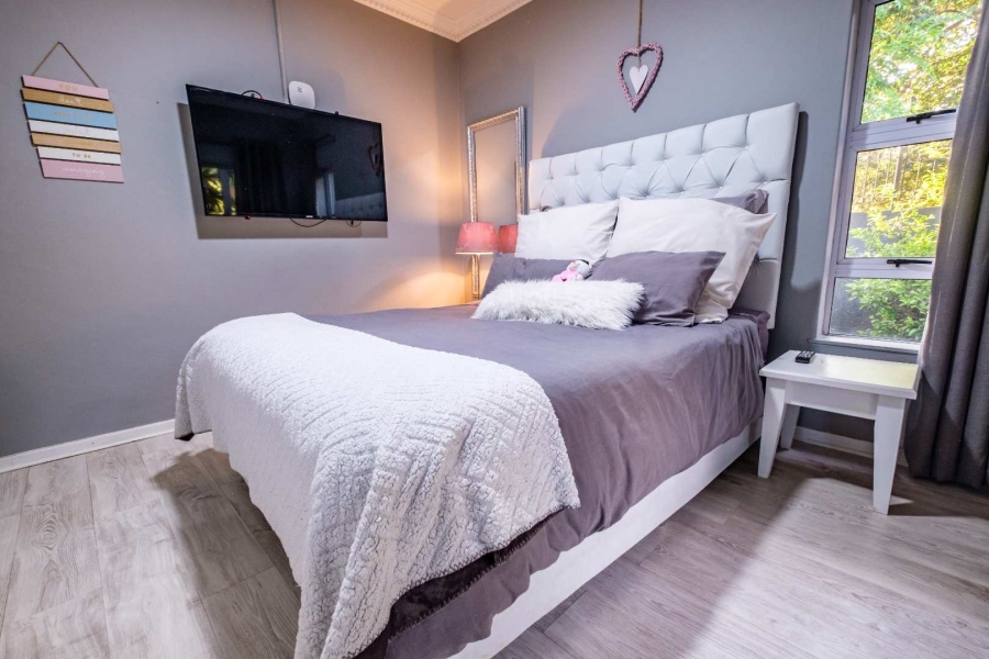 5 Bedroom Property for Sale in Glenvista Gauteng