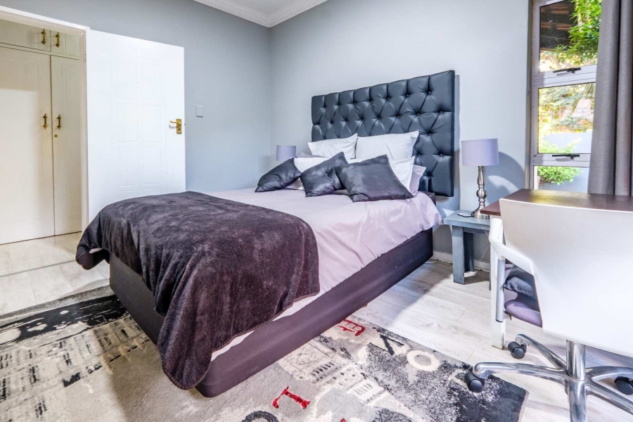 5 Bedroom Property for Sale in Glenvista Gauteng