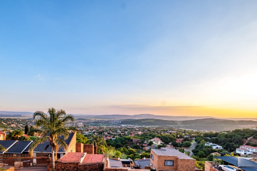 5 Bedroom Property for Sale in Glenvista Gauteng