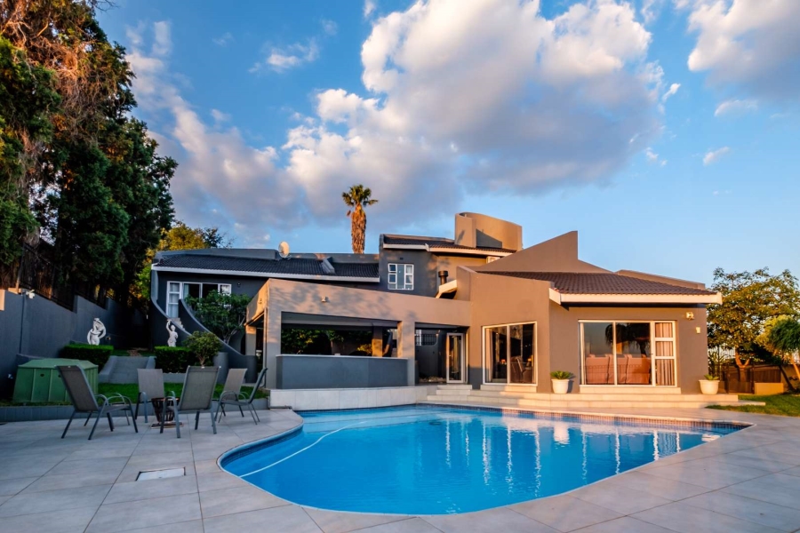 5 Bedroom Property for Sale in Glenvista Gauteng
