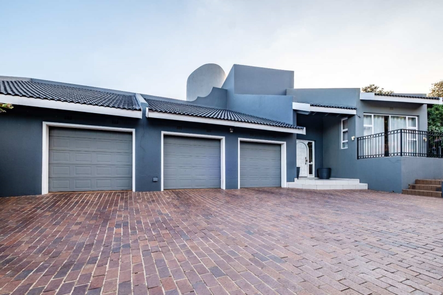 5 Bedroom Property for Sale in Glenvista Gauteng