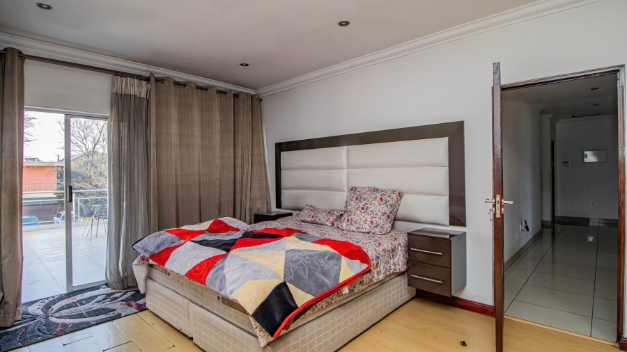 5 Bedroom Property for Sale in La Como Lifestyle Estate Gauteng