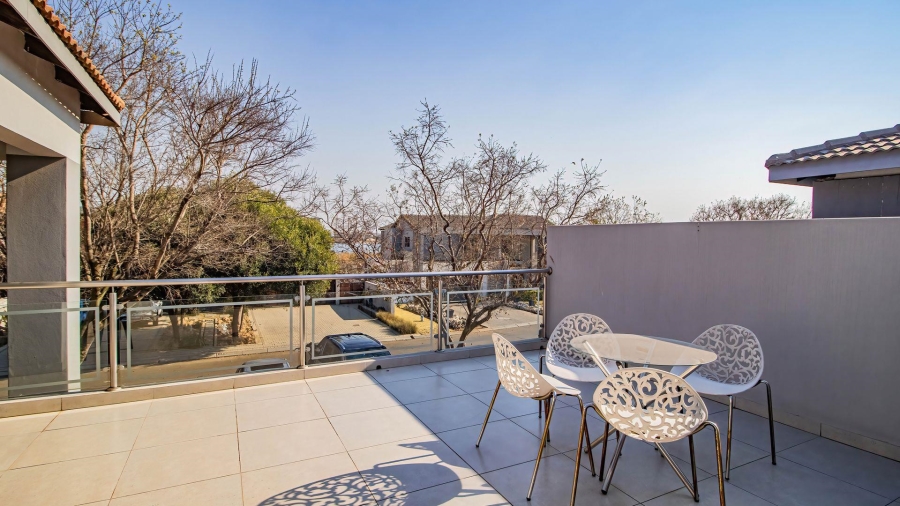 5 Bedroom Property for Sale in La Como Lifestyle Estate Gauteng