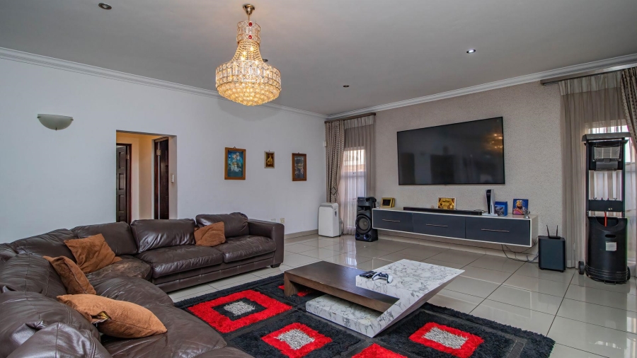 5 Bedroom Property for Sale in La Como Lifestyle Estate Gauteng