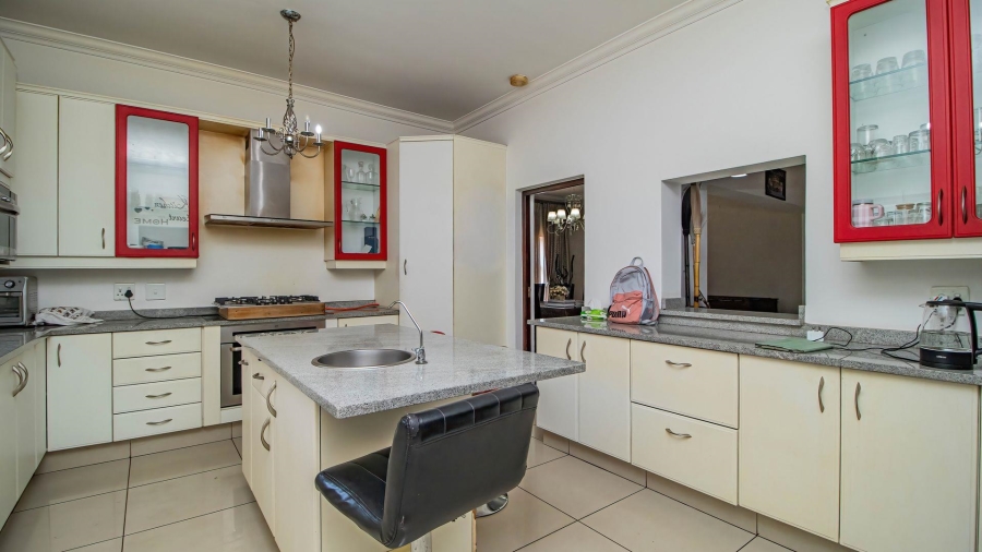5 Bedroom Property for Sale in La Como Lifestyle Estate Gauteng