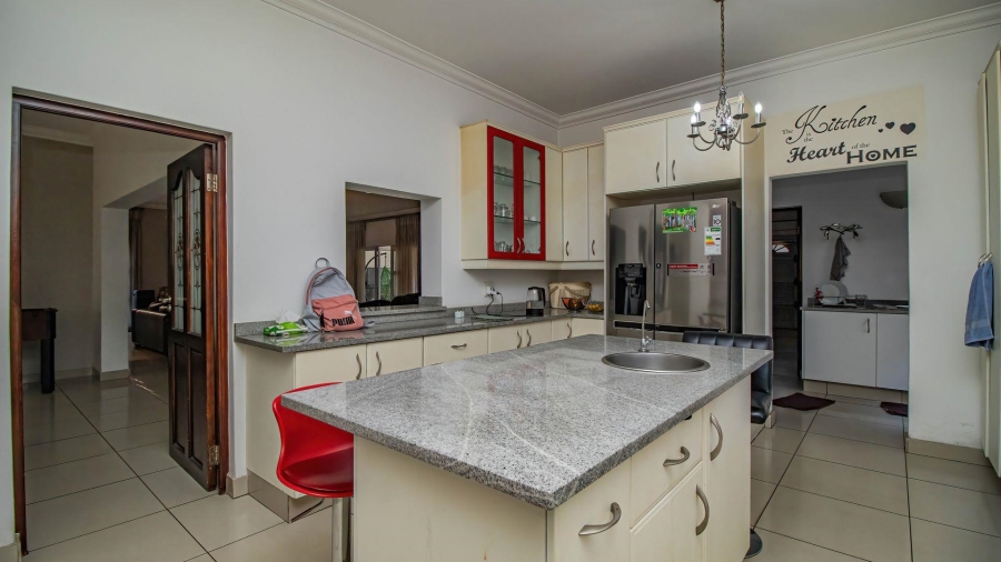 5 Bedroom Property for Sale in La Como Lifestyle Estate Gauteng