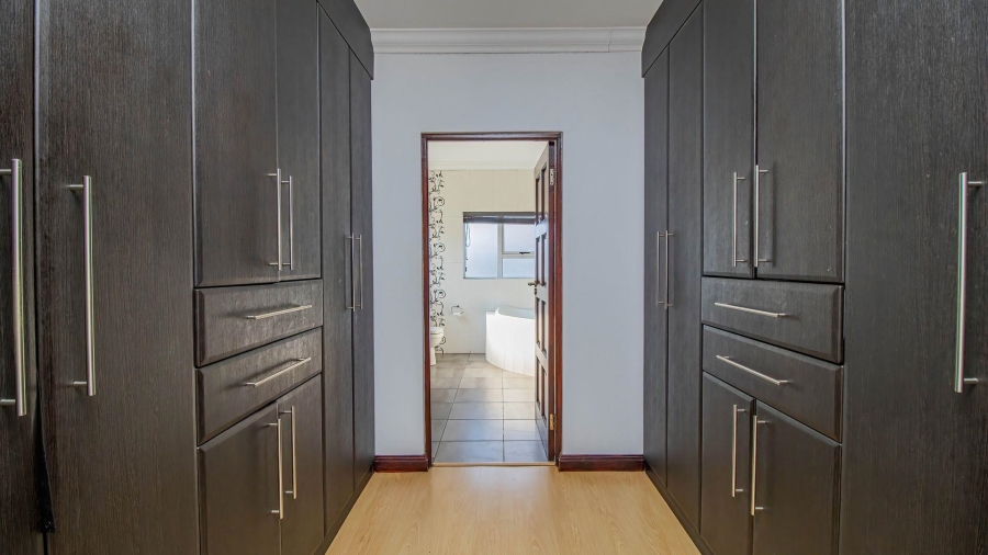 5 Bedroom Property for Sale in La Como Lifestyle Estate Gauteng